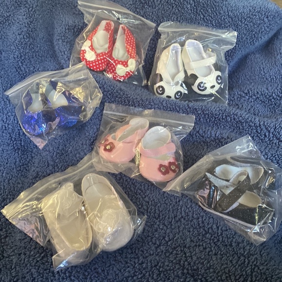 Odd things sale, baby shoes, doll shoes, material,tapestry’s,patterns. - Picture 7 of 15